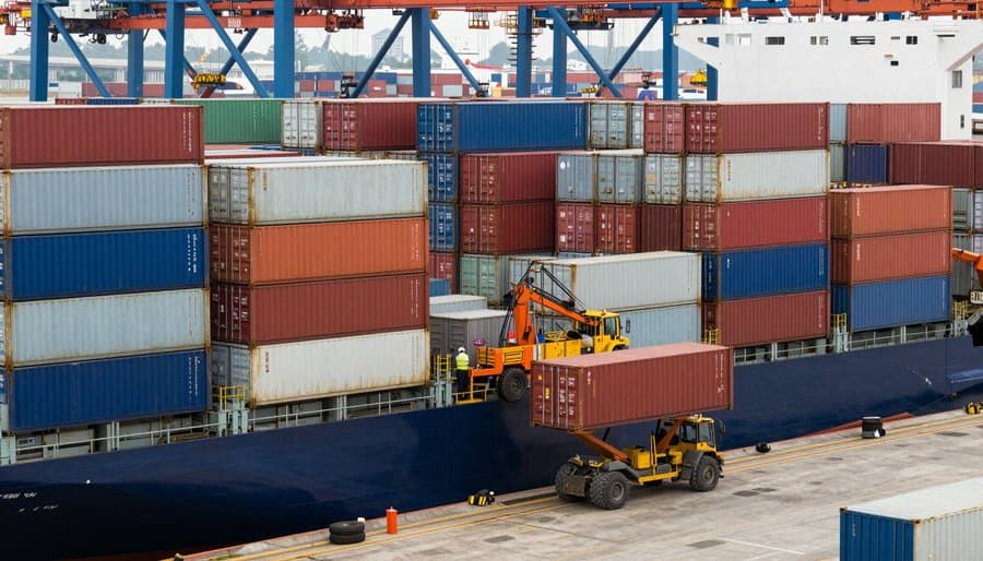 Driver Efficiency Tips That Save Fuel and Time on Rental Deliveries